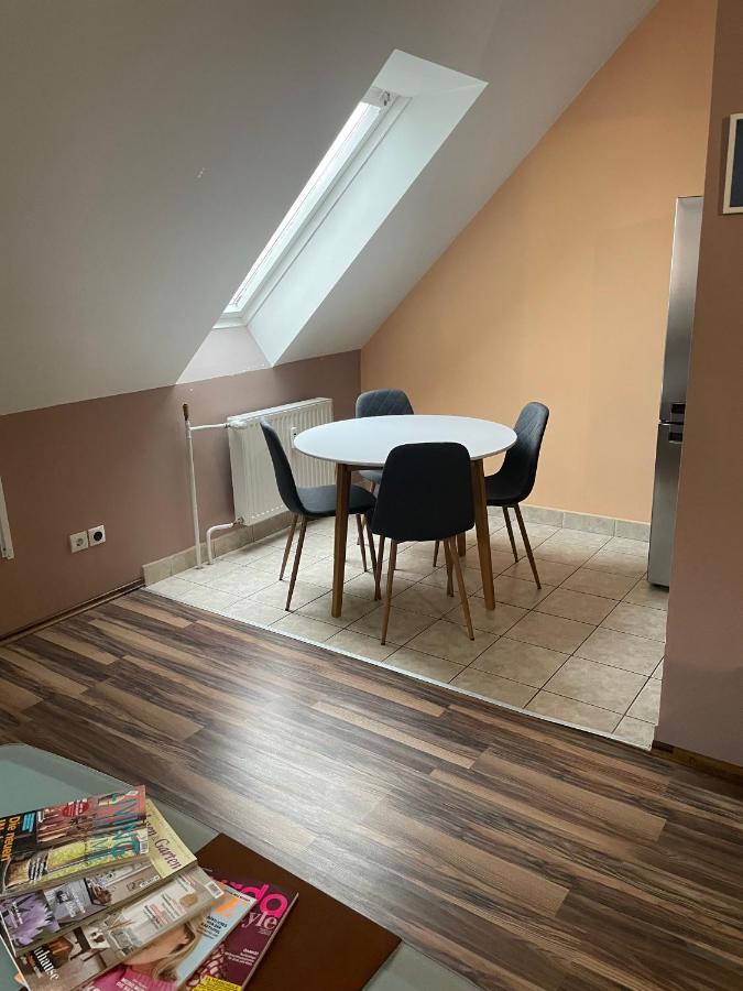 Palank Apartman Mosonmagyarovar Exterior photo