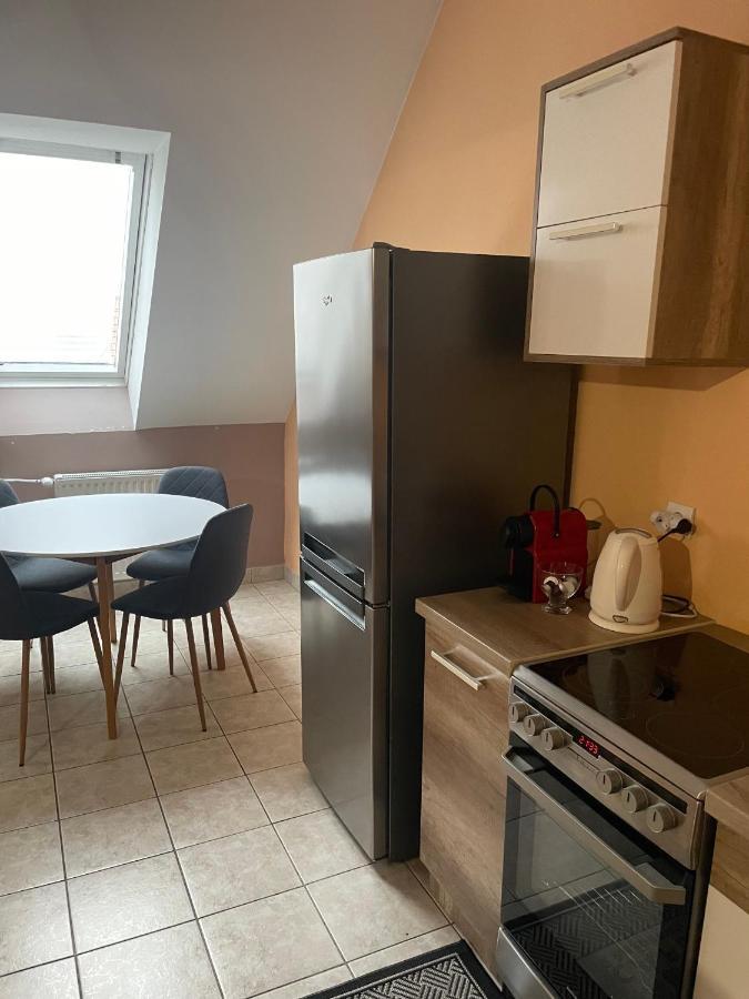Palank Apartman Mosonmagyarovar Exterior photo