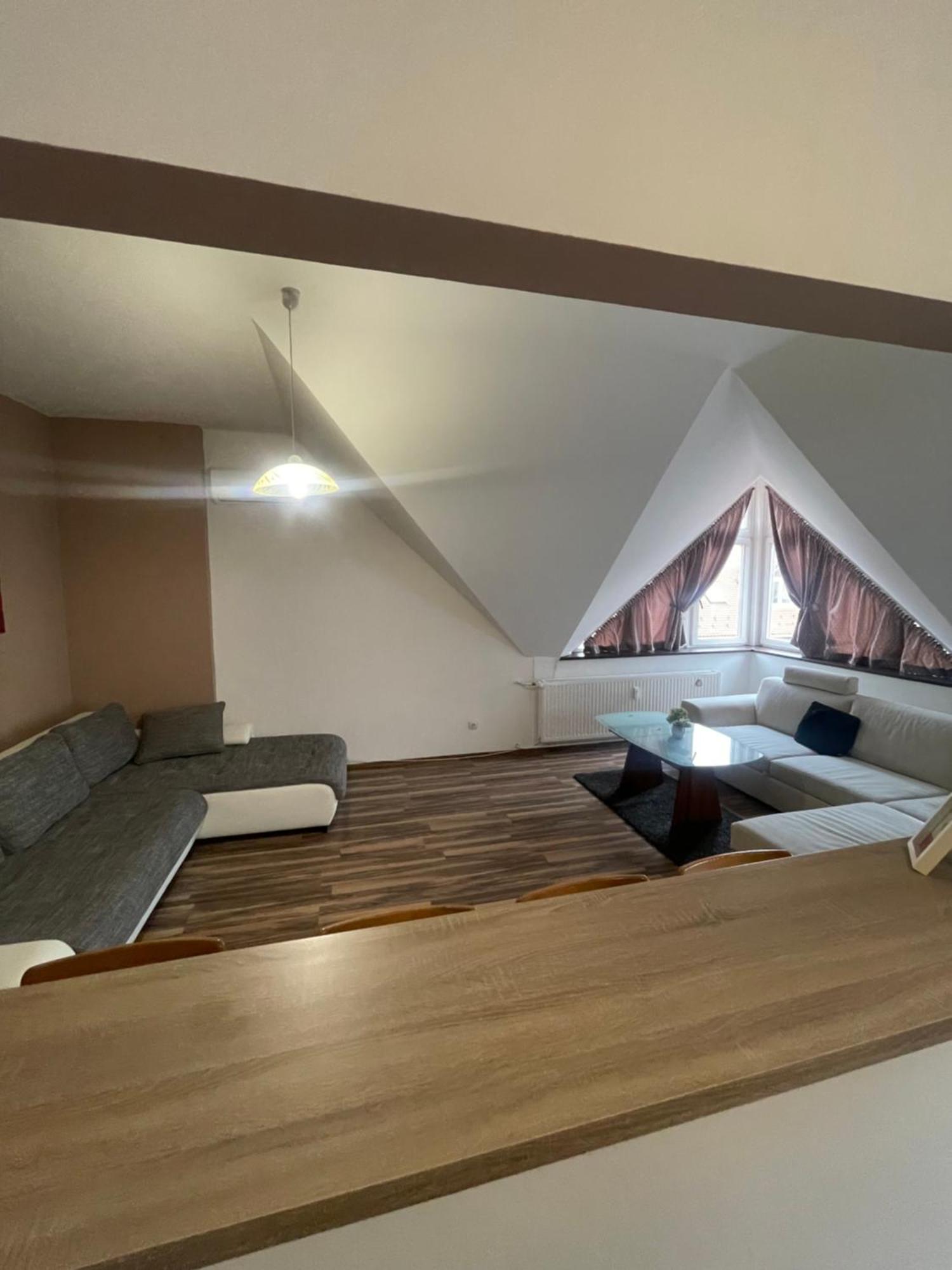 Palank Apartman Mosonmagyarovar Exterior photo