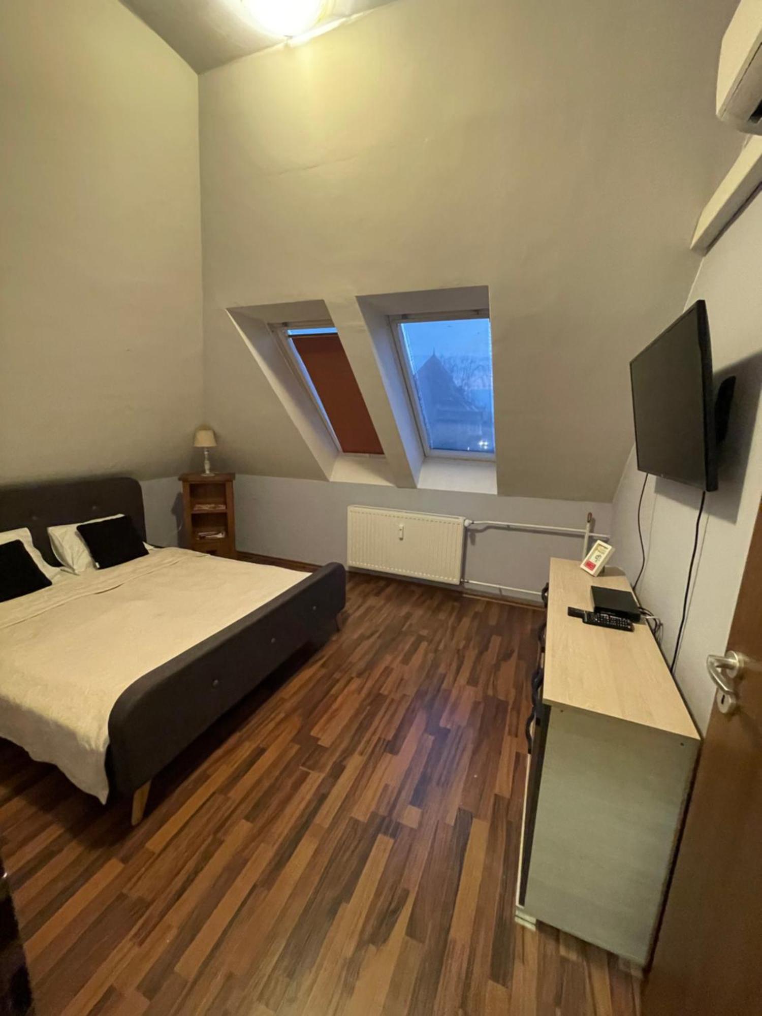 Palank Apartman Mosonmagyarovar Exterior photo