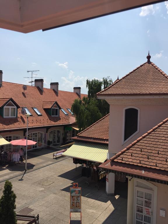 Palank Apartman Mosonmagyarovar Exterior photo